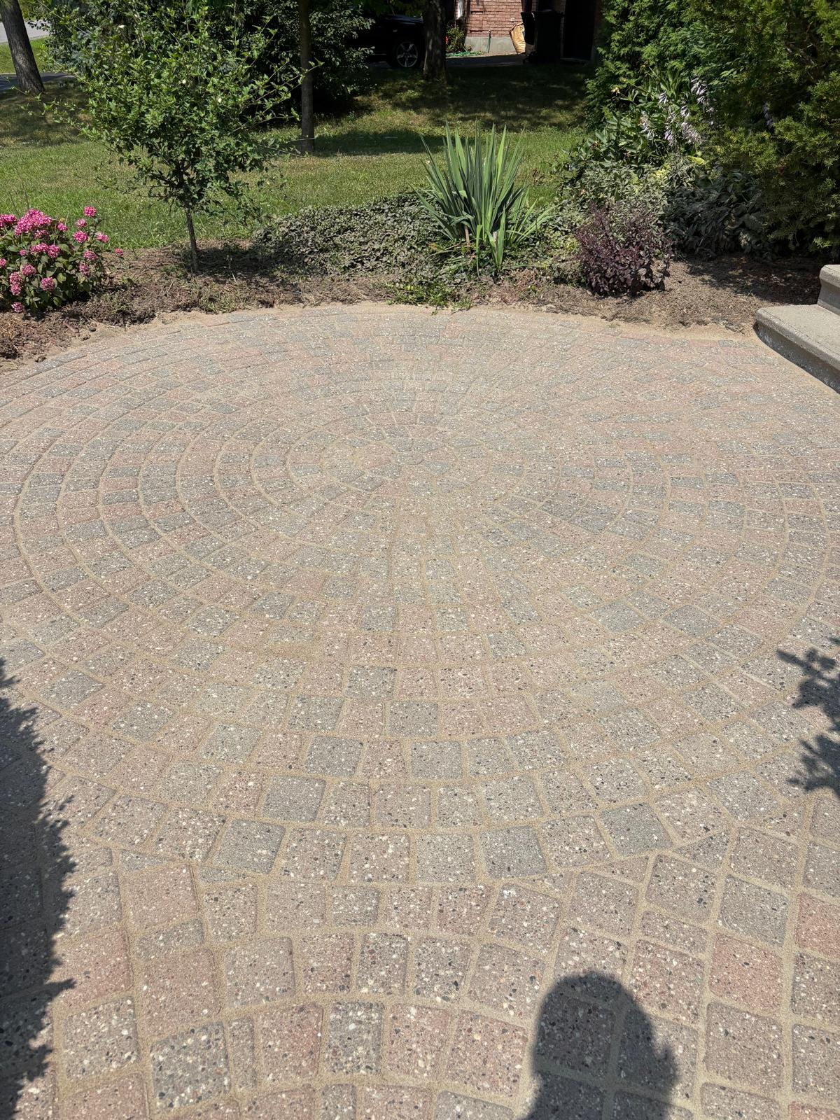 Rue Manoirs entrée vue large après